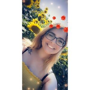 Meet your Posher, Julia